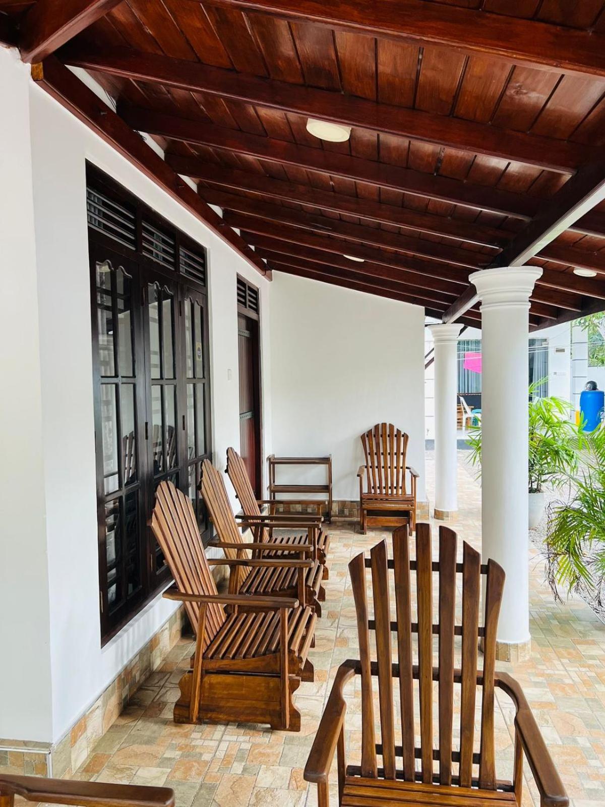 The Bambos Villa Hikkaduwa Exterior photo