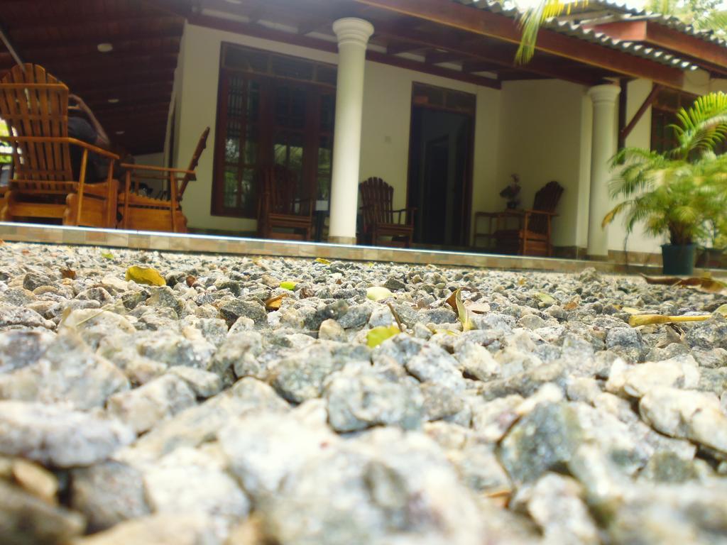 The Bambos Villa Hikkaduwa Exterior photo