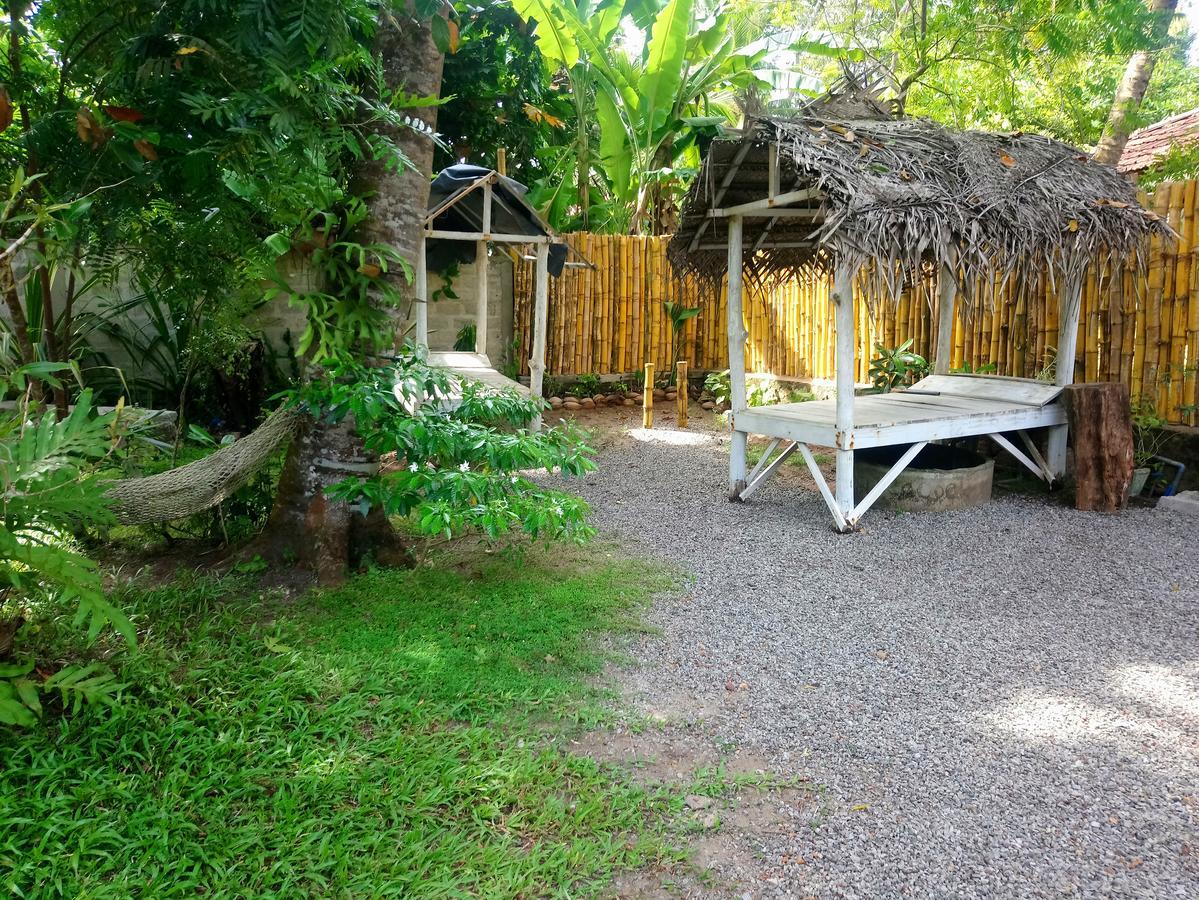 The Bambos Villa Hikkaduwa Exterior photo